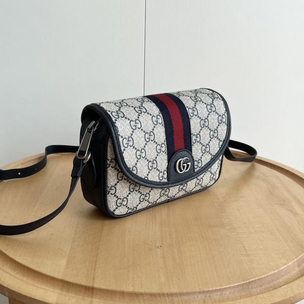 This Ophidia series GG mini shoulder bag