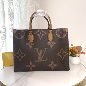 M45321 túi xách trung Onthego cổ điển Monogram vải vải với Monogram Reverse