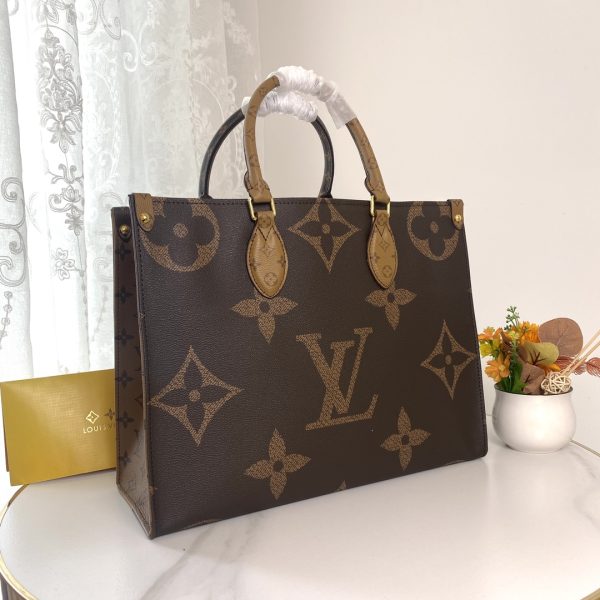 M45321 túi xách trung Onthego cổ điển Monogram vải vải với Monogram Reverse
