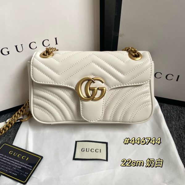 Một chiếc GG Marmont cổ điển. kèn trumpet