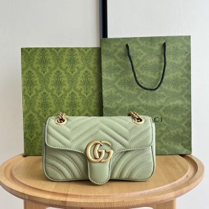 Một chiếc GG Marmont cổ điển. kèn trumpet