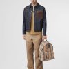 Túi xách vai Burberry Nylon được in với logo thương hiệu mới