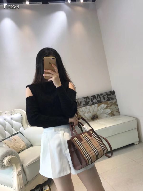 Burberry, chiếc túi xách mới tinh xảo “Title-Taylor”