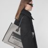 Burberry, hai màu vải vải bạt, da thú Freya Ý, túi Tottenham