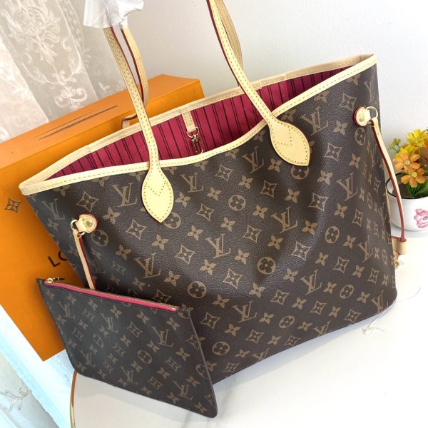 Mô hình 40995 gốc, huyền thoại túi xách Neverfull lớn nhưng không nặng nề được làm bằng vải vải Damier Ebène.