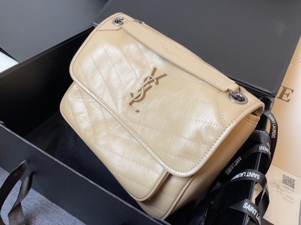 MONOGRAMME SAINT LAURENT Đóng gói trước