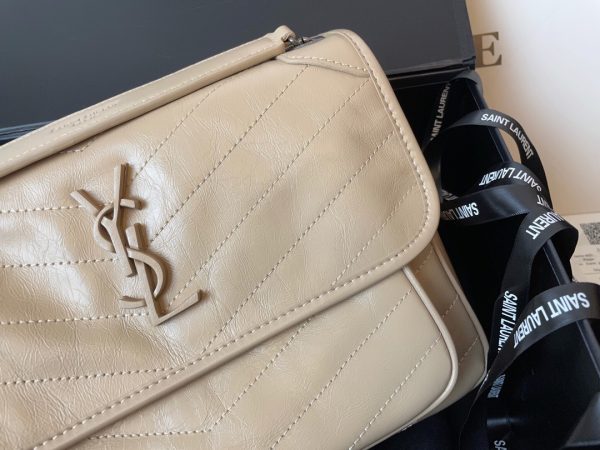MONOGRAMME SAINT LAURENT Đóng gói trước