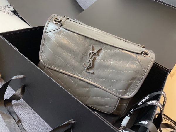 MONOGRAMME SAINT LAURENT Đóng gói trước