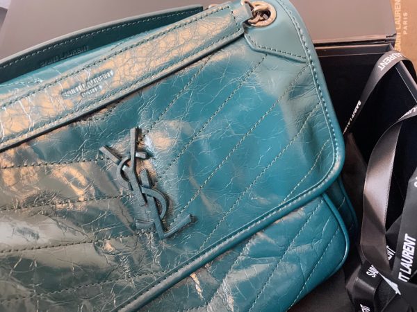 MONOGRAMME SAINT LAURENT Đóng gói trước
