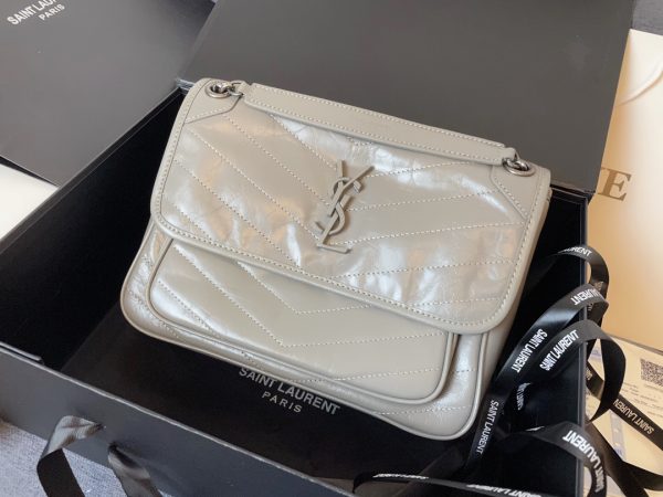 MONOGRAMME SAINT LAURENT Đóng gói trước