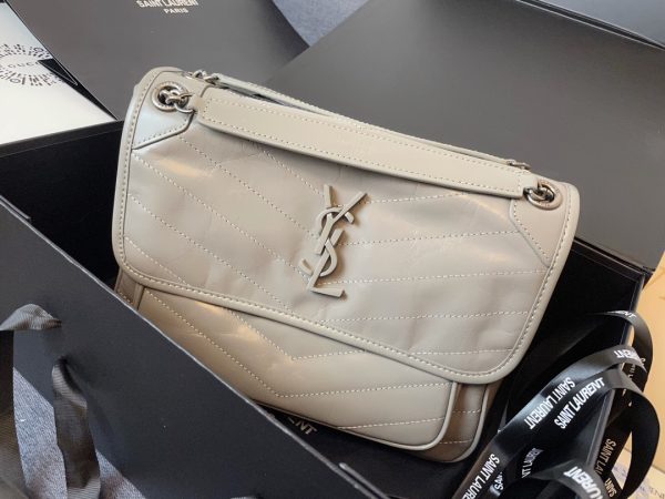 MONOGRAMME SAINT LAURENT Đóng gói trước