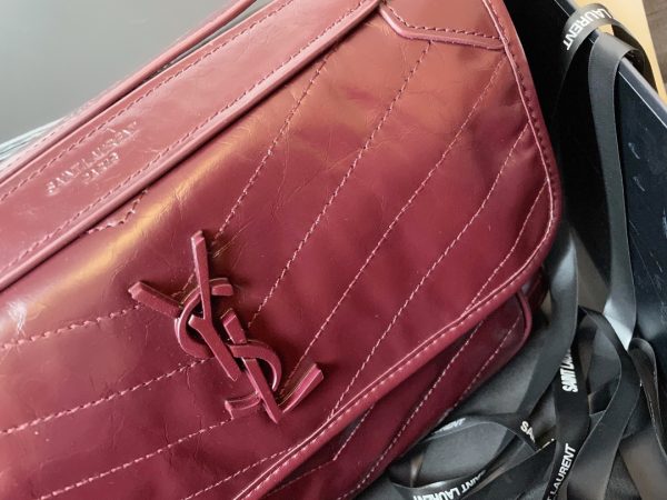MONOGRAMME SAINT LAURENT Đóng gói trước