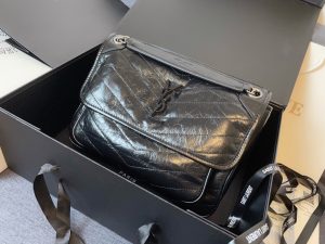 MONOGRAMME SAINT LAURENT Đóng gói trước