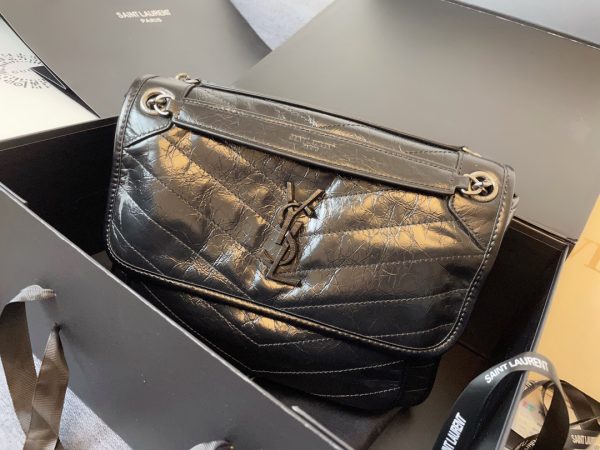 MONOGRAMME SAINT LAURENT Đóng gói trước