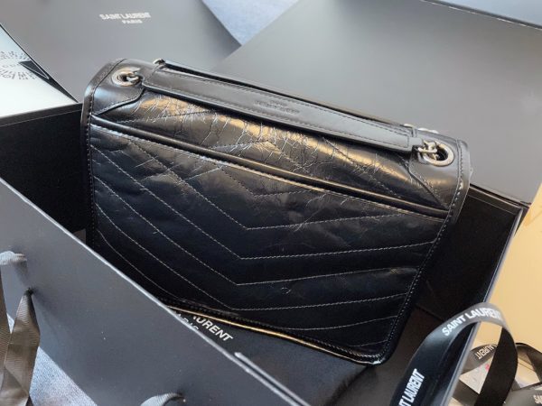 MONOGRAMME SAINT LAURENT Đóng gói trước