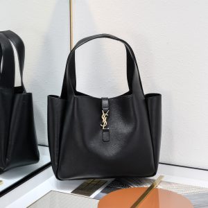 bea: túi mua sắm mới/ túi vô gia cư