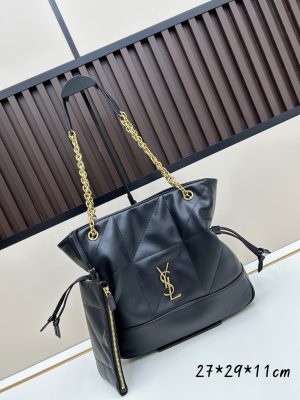 Đây là Yves Saint Laurent, một chiếc áo khoác da cừu mới, Jamie 4.3