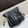 Đây là Yves Saint Laurent, một chiếc áo khoác da cừu mới, Jamie 4.3