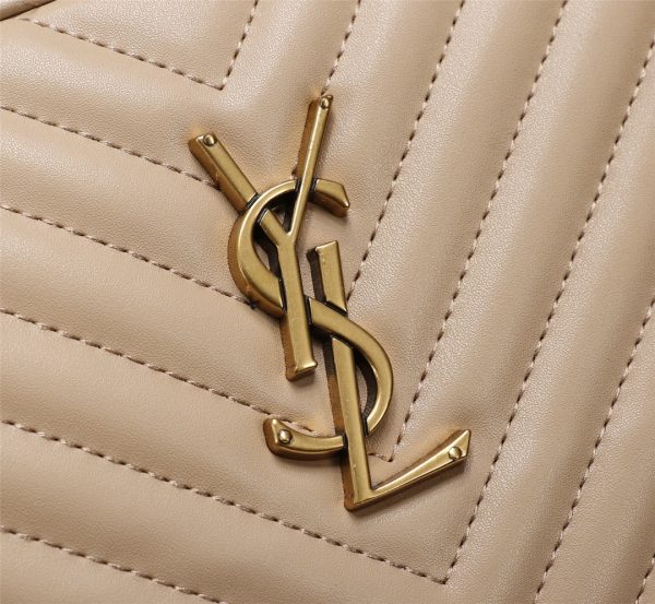 Túi máy ảnh Saint Laurent, rất tinh tế!