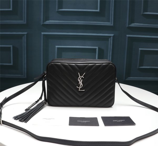 Túi máy ảnh Saint Laurent, rất tinh tế!