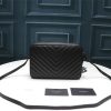 Túi máy ảnh Saint Laurent, rất tinh tế!