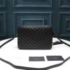 Túi máy ảnh Saint Laurent, rất tinh tế!