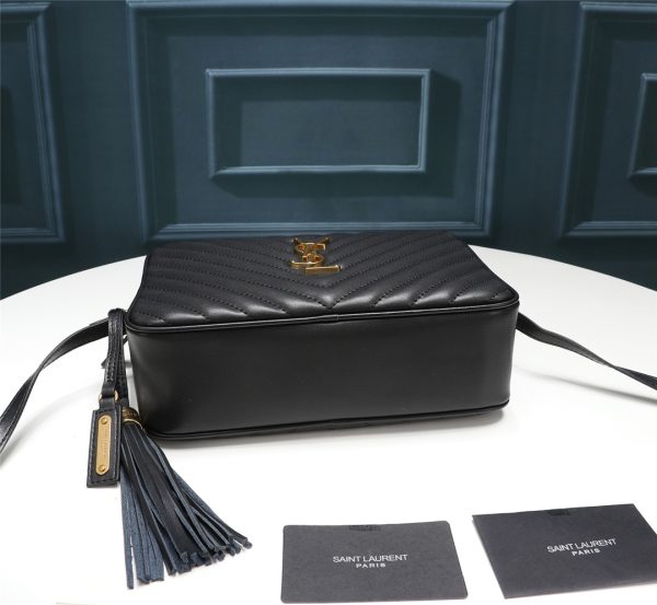 Túi máy ảnh Saint Laurent, rất tinh tế!