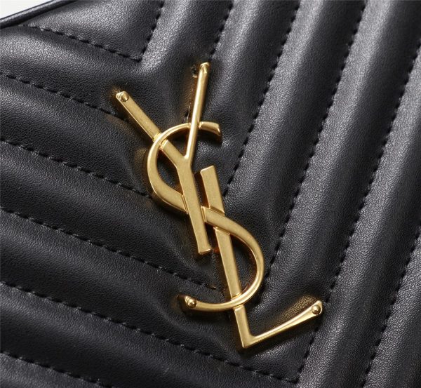 Túi máy ảnh Saint Laurent, rất tinh tế!