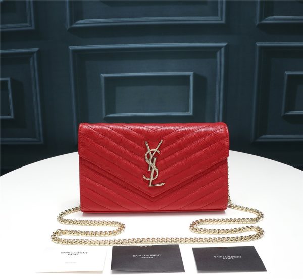 Một gói phong bì YSL cực kỳ hữu ích