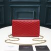Một gói phong bì YSL cực kỳ hữu ích