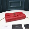 Một gói phong bì YSL cực kỳ hữu ích