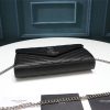 Một gói phong bì YSL cực kỳ hữu ích