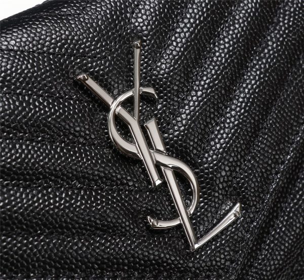 Một gói phong bì YSL cực kỳ hữu ích