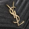 Một gói phong bì YSL cực kỳ hữu ích