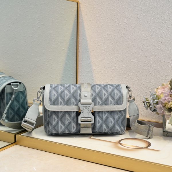 Hit the Road Messenger là một phong cách hoàn toàn mới trong mùa này
