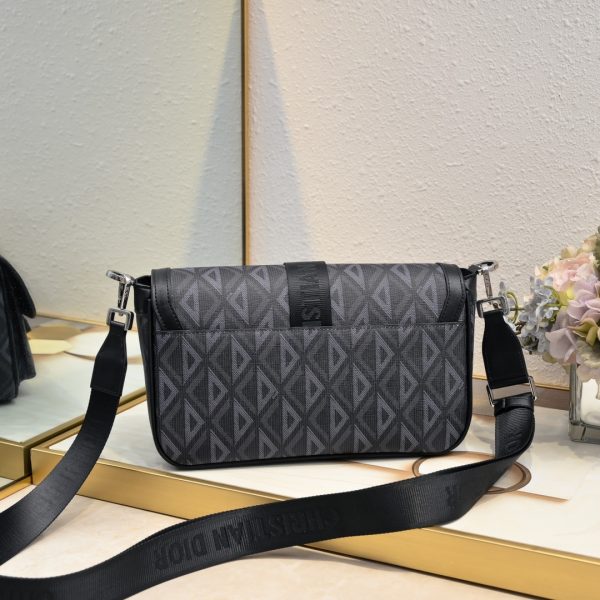 Hit the Road Messenger là một phong cách hoàn toàn mới trong mùa này