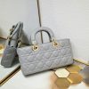 Túi Lady D-Joy thể hiện tầm nhìn sâu sắc của Dior về sự thanh lịch và vẻ đẹp
