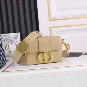 30 Montaigne là một túi xách với phong cách Pháp đậm đà