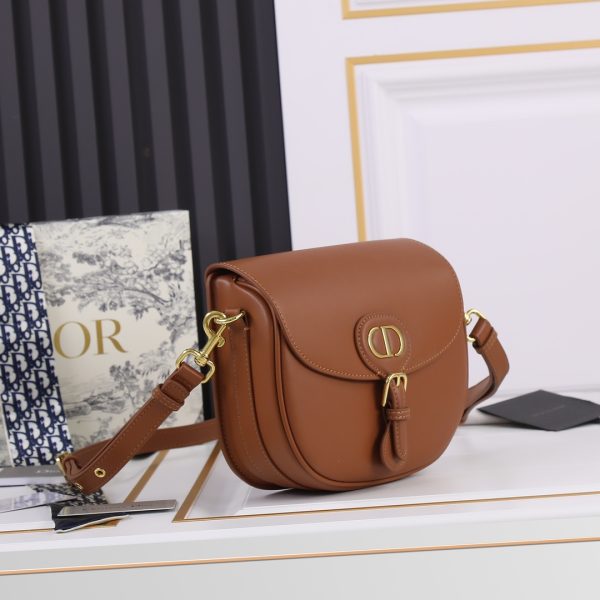 Chiếc túi xách Bobby mới của Dior