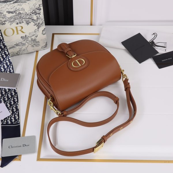 Chiếc túi xách Bobby mới của Dior