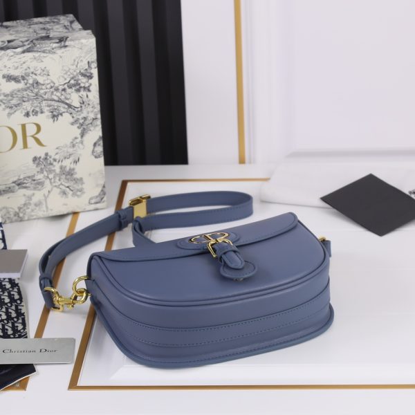 Chiếc túi xách Bobby mới của Dior
