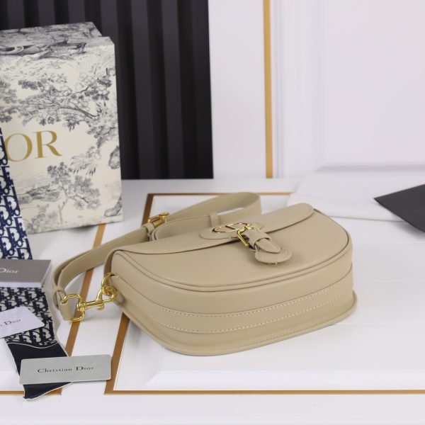 Chiếc túi xách Bobby mới của Dior