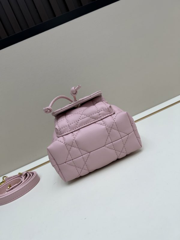 túi xách dior caro là sản phẩm mới của bộ sưu tập quần áo mặc quần áo mùa thu