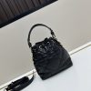 túi xách dior caro là sản phẩm mới của bộ sưu tập quần áo mặc quần áo mùa thu