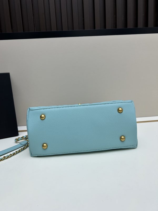 Chanel Coco Handle Ngưu vàng đen