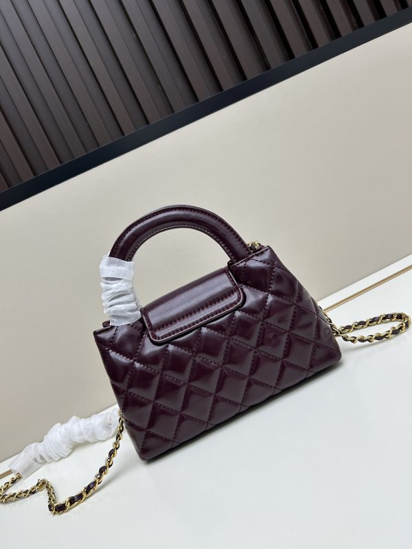 Chanel 23 sợi xích mới của Kelly