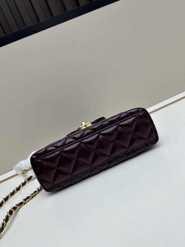 Chanel 23 sợi xích mới của Kelly