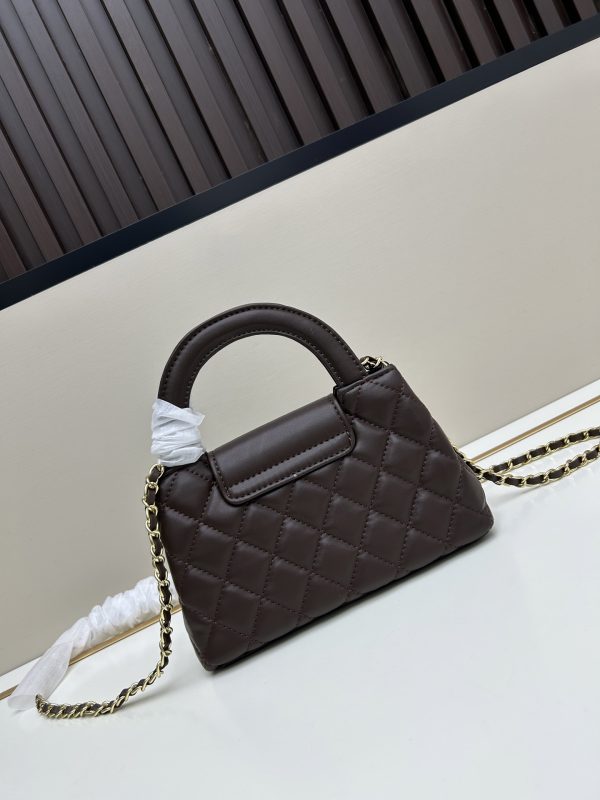 Chanel 23 sợi xích mới của Kelly