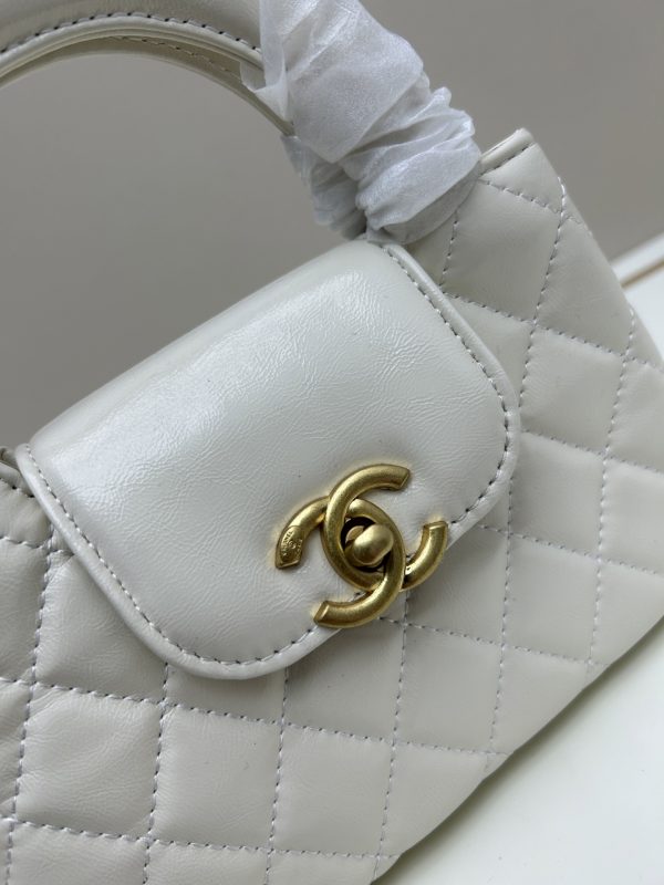Chanel 23 sợi xích mới của Kelly