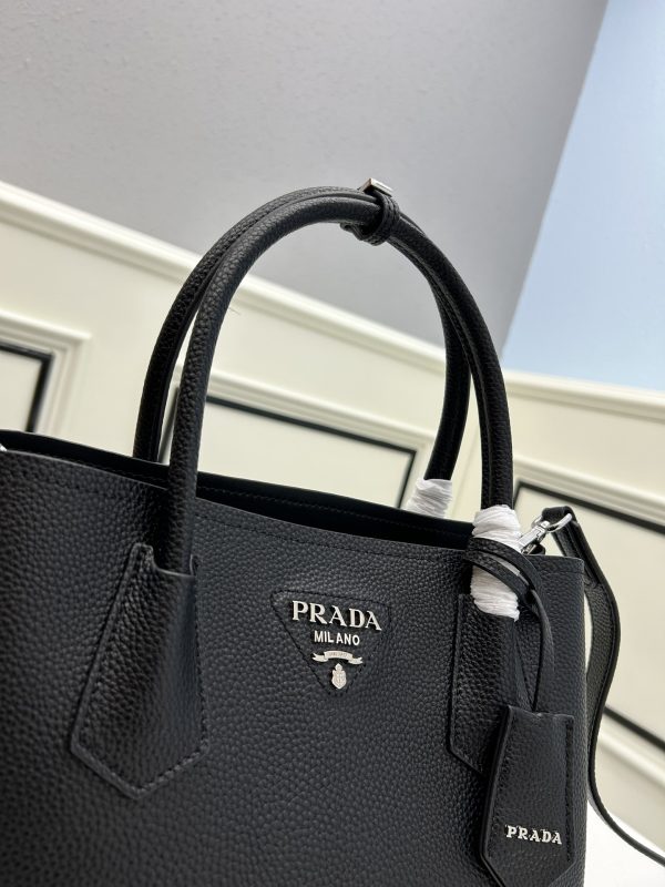 Prada bán túi mua sắm mới DoubleBag Double Series